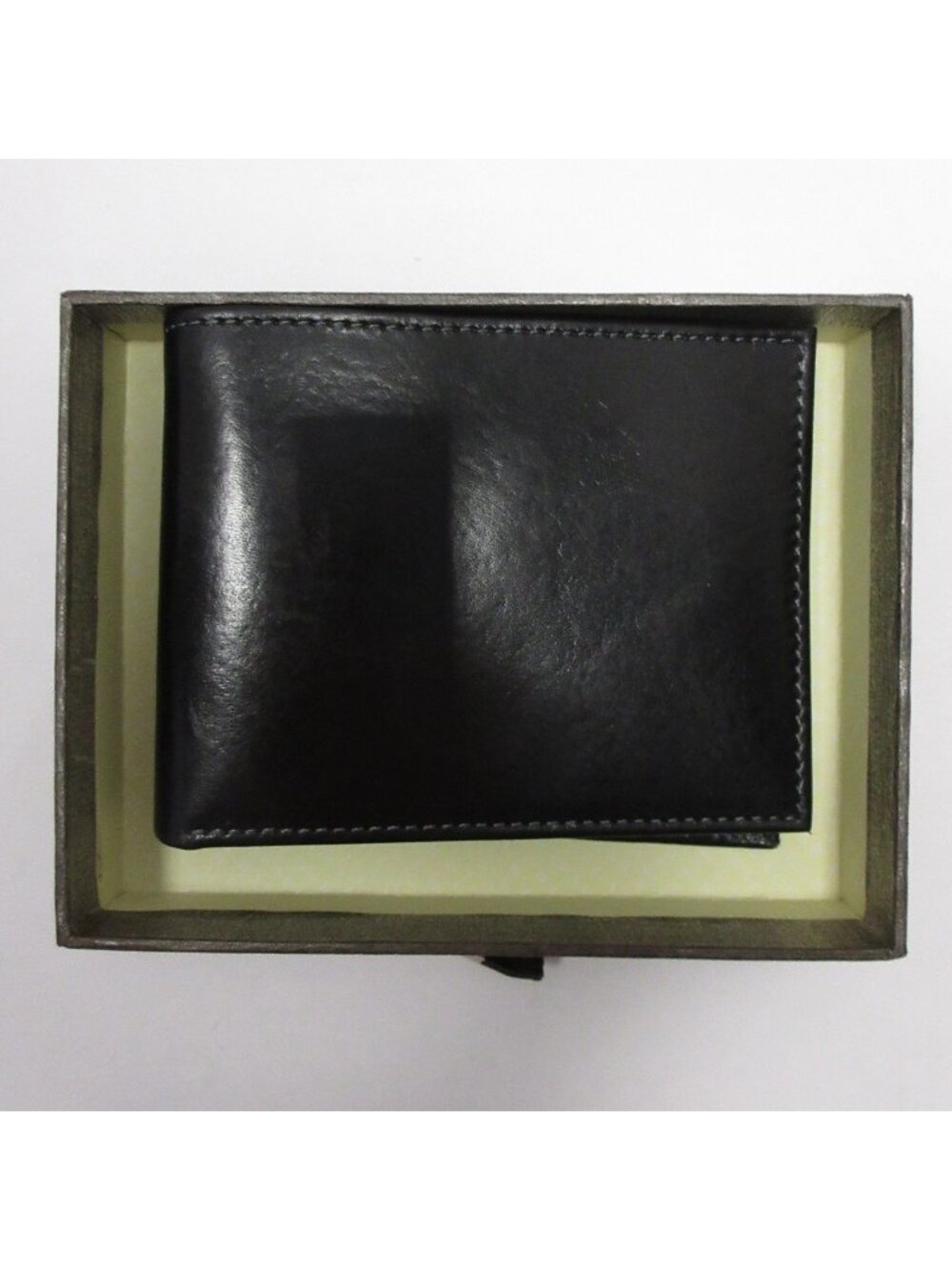 Trafalgar Wallet One Size Bifold Leather Card Holder Slim Classic NEW